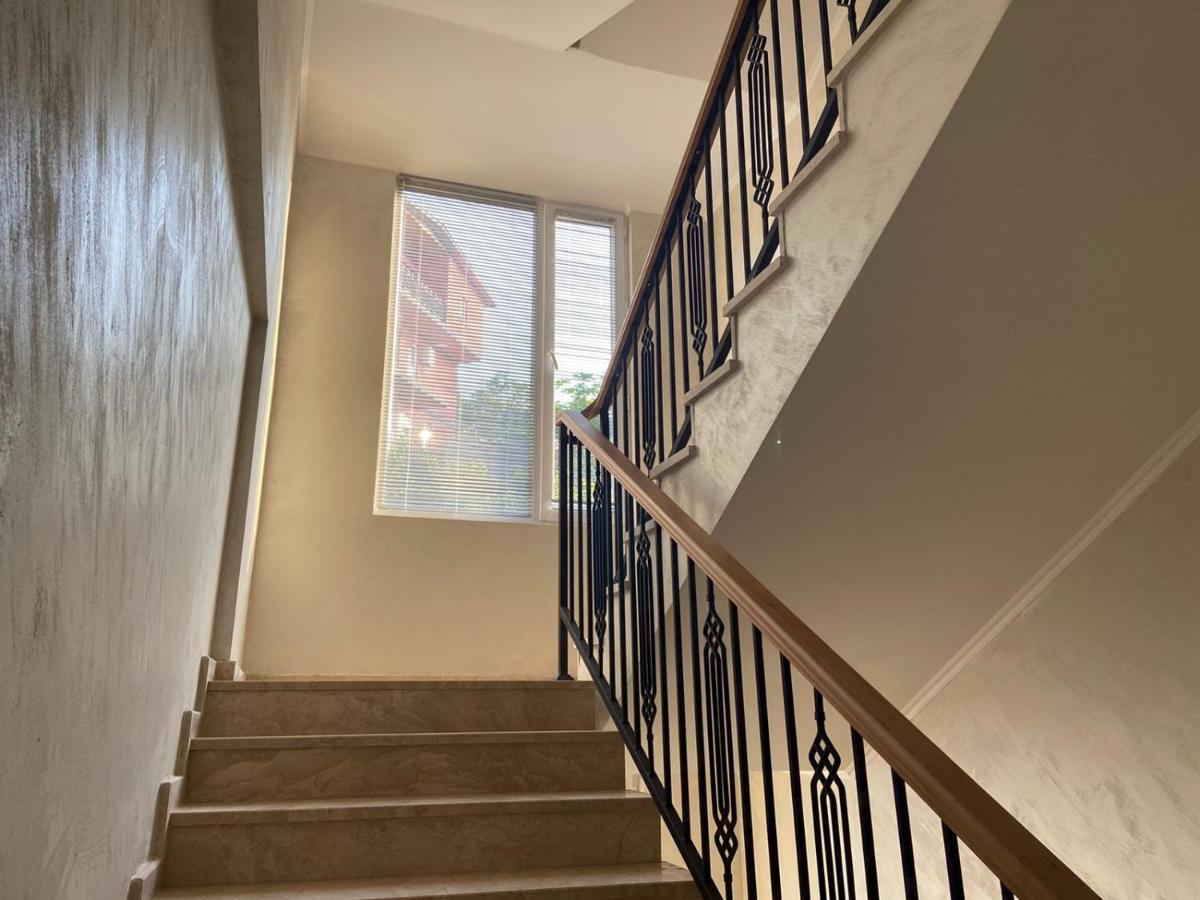 מלון באטומי Kemo House מראה חיצוני תמונה