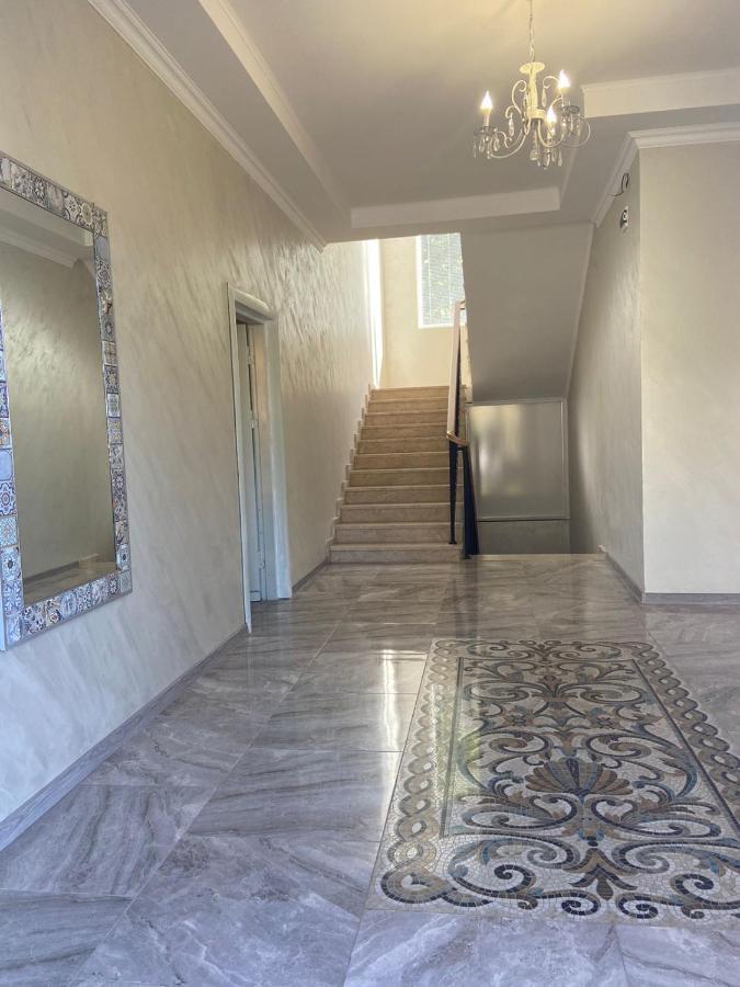 מלון באטומי Kemo House מראה חיצוני תמונה